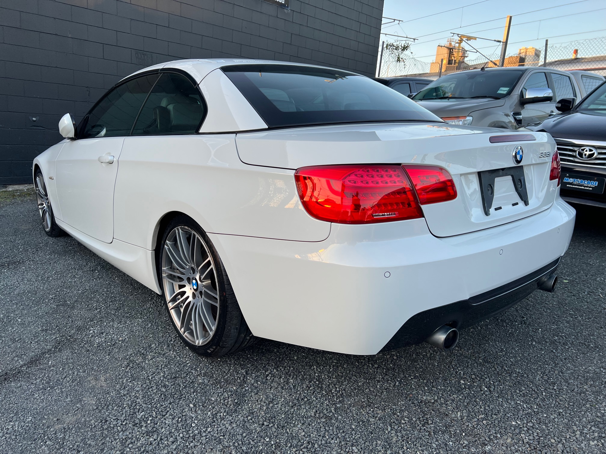 2010 BMW 3 Series Cabrio Image 10