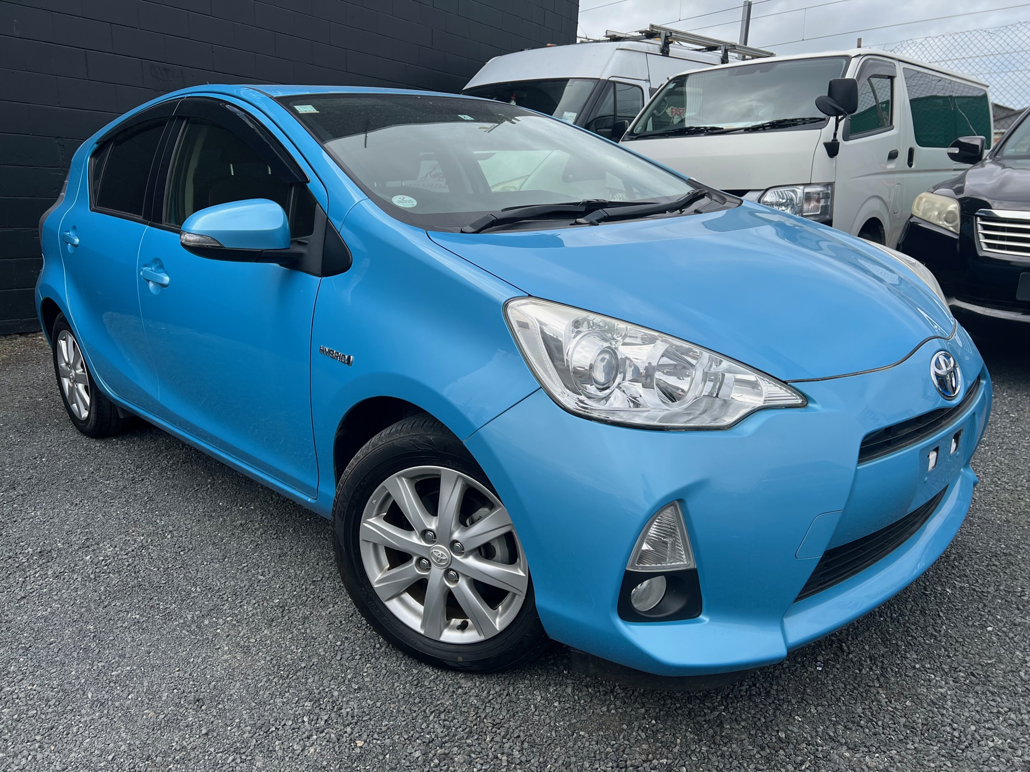 Toyota Aqua 2014 Image 2