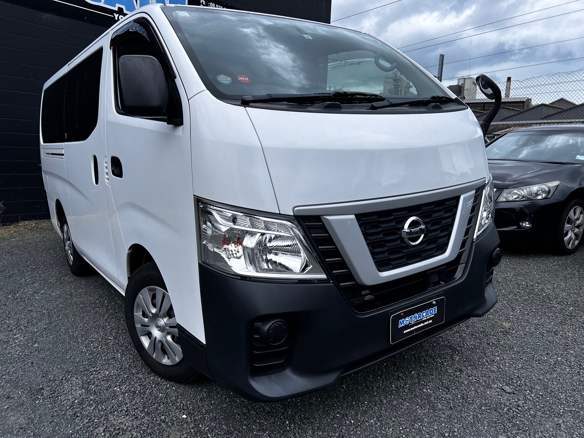 Nissan NV350 2017 Image 2