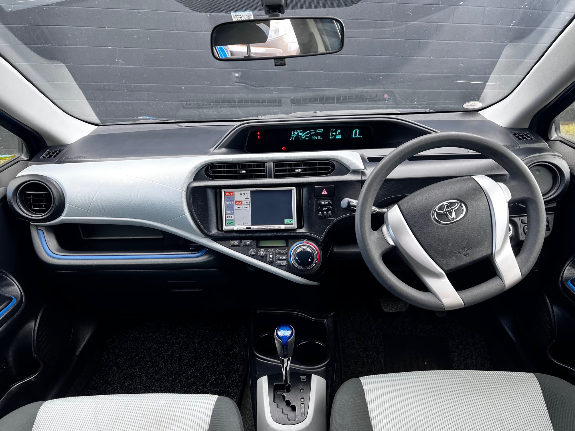 Toyota Aqua 2013 Image 12