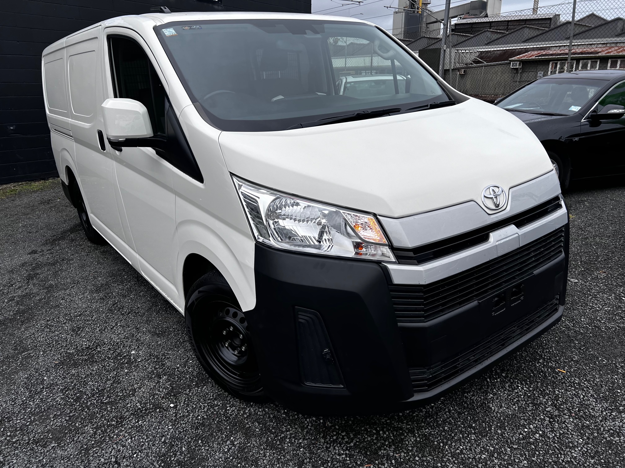Toyota Hiace 2019 Image 2