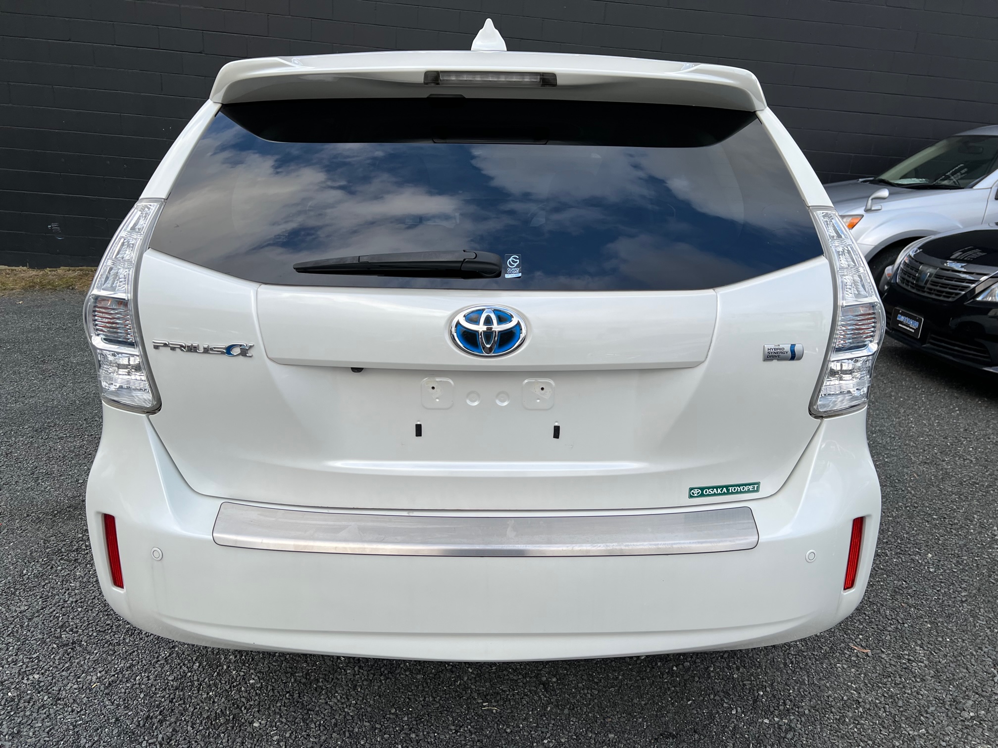 Toyota Alpha Prius 2014 Image 4