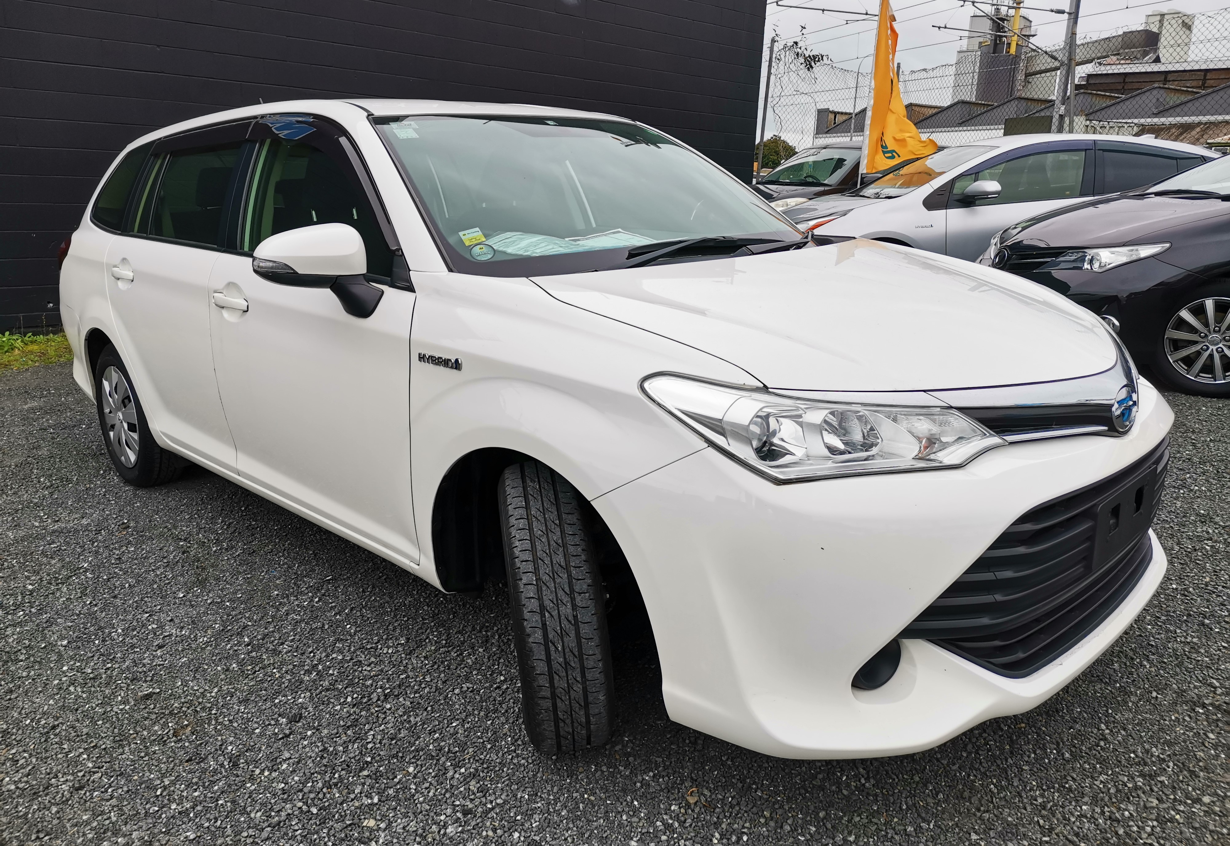 Toyota Fielder 2016 Image 2