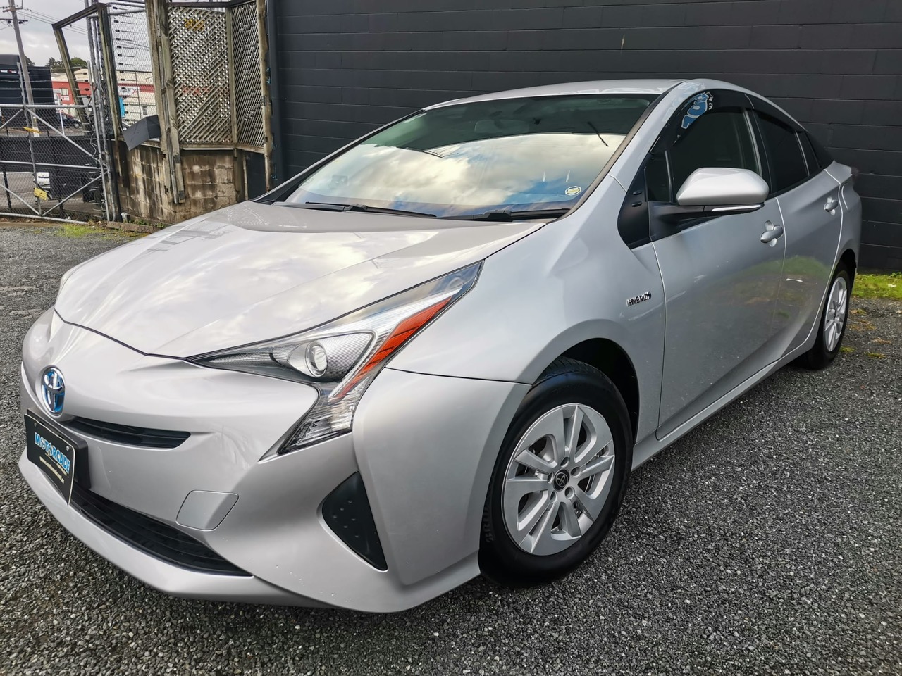 Toyota Prius 2017 Image 1