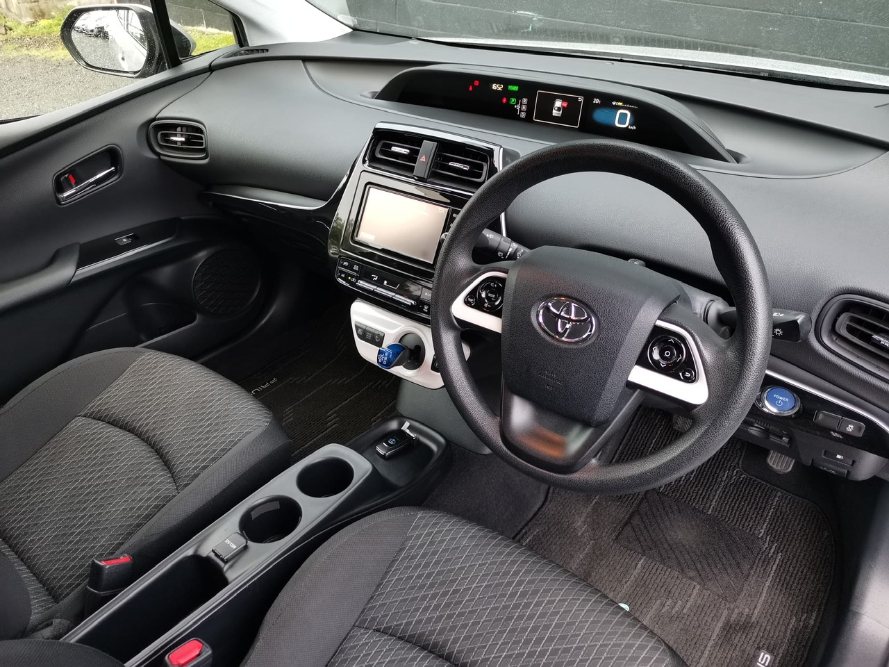 Toyota Prius 2017 Image 13