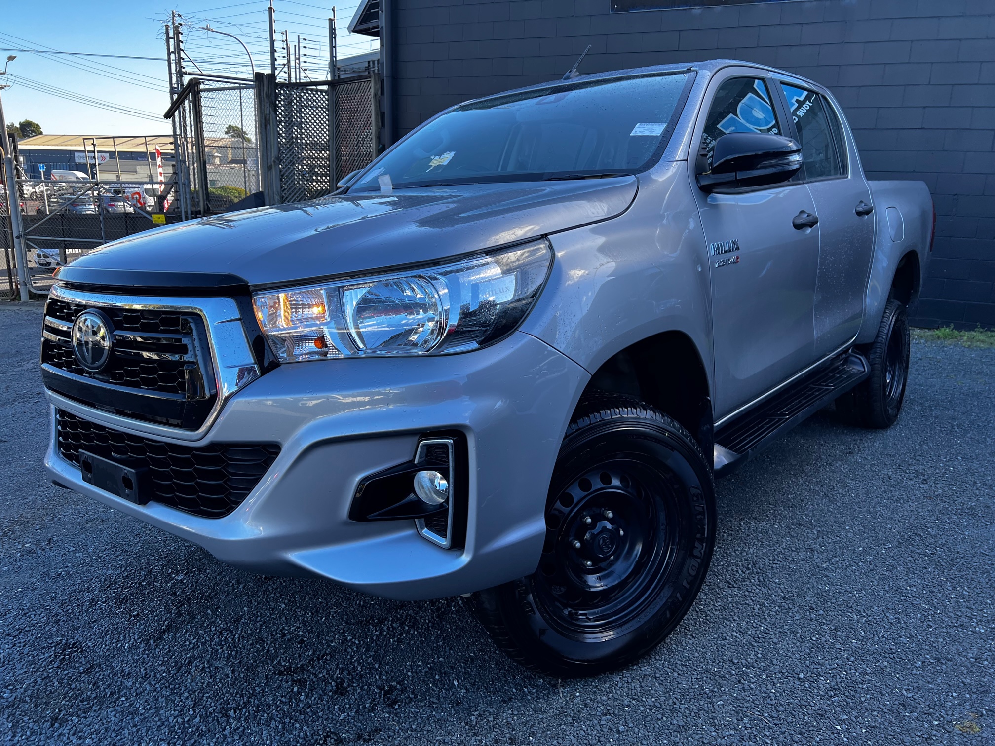 Toyota Hilux SR5 2019 Image 1