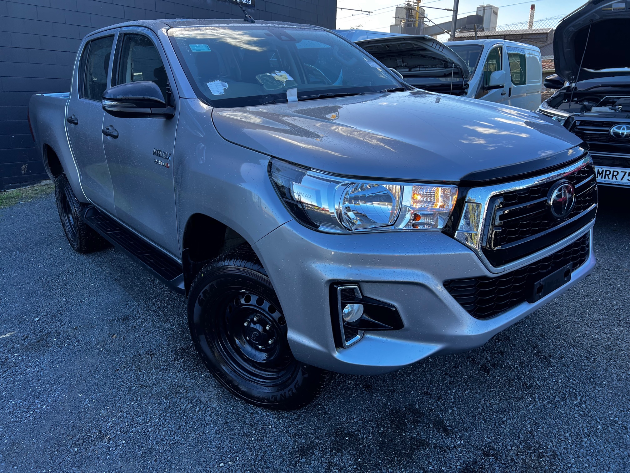 Toyota Hilux SR5 2019 Image 2