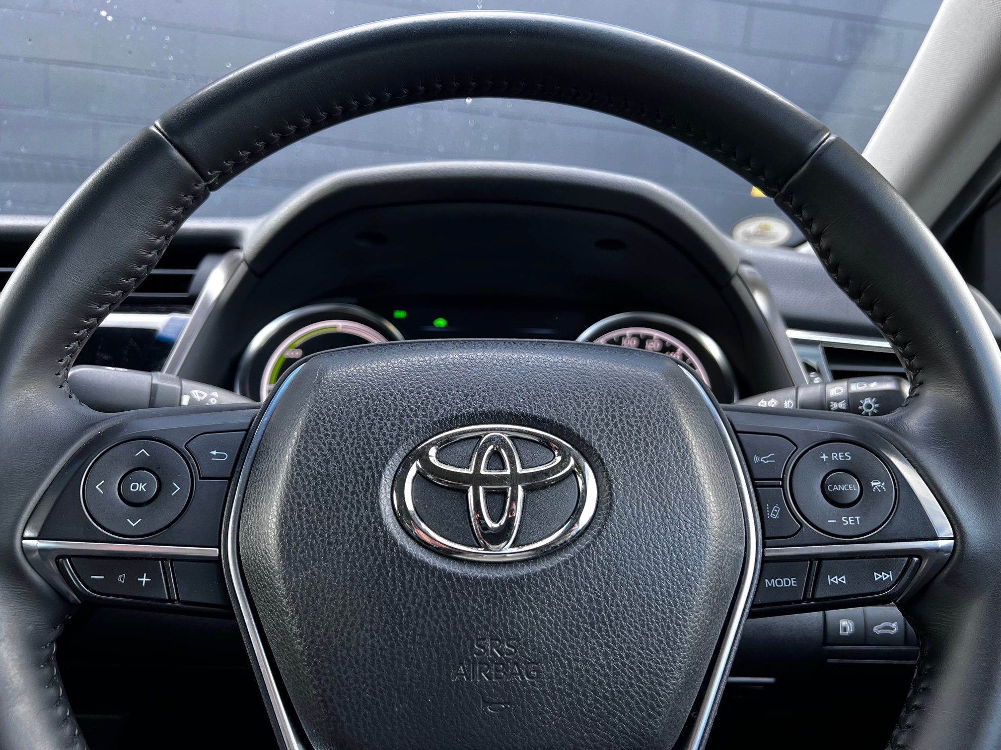 Toyota Camry G Image 17