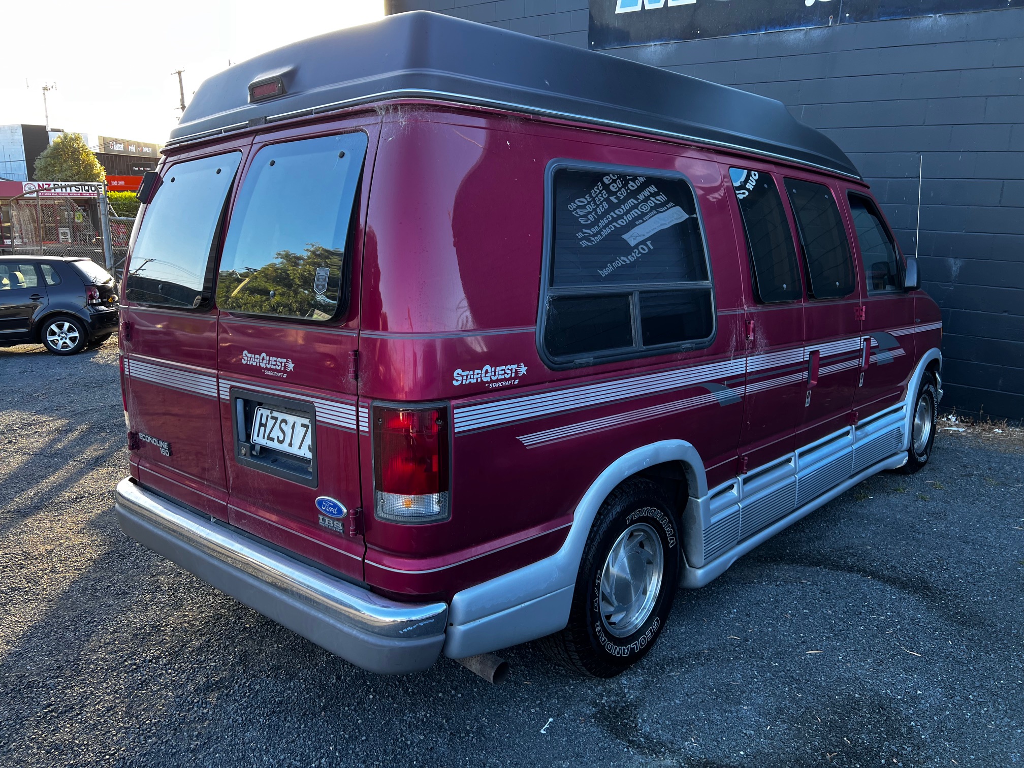 Ford Econoline 150 1996 Image 6